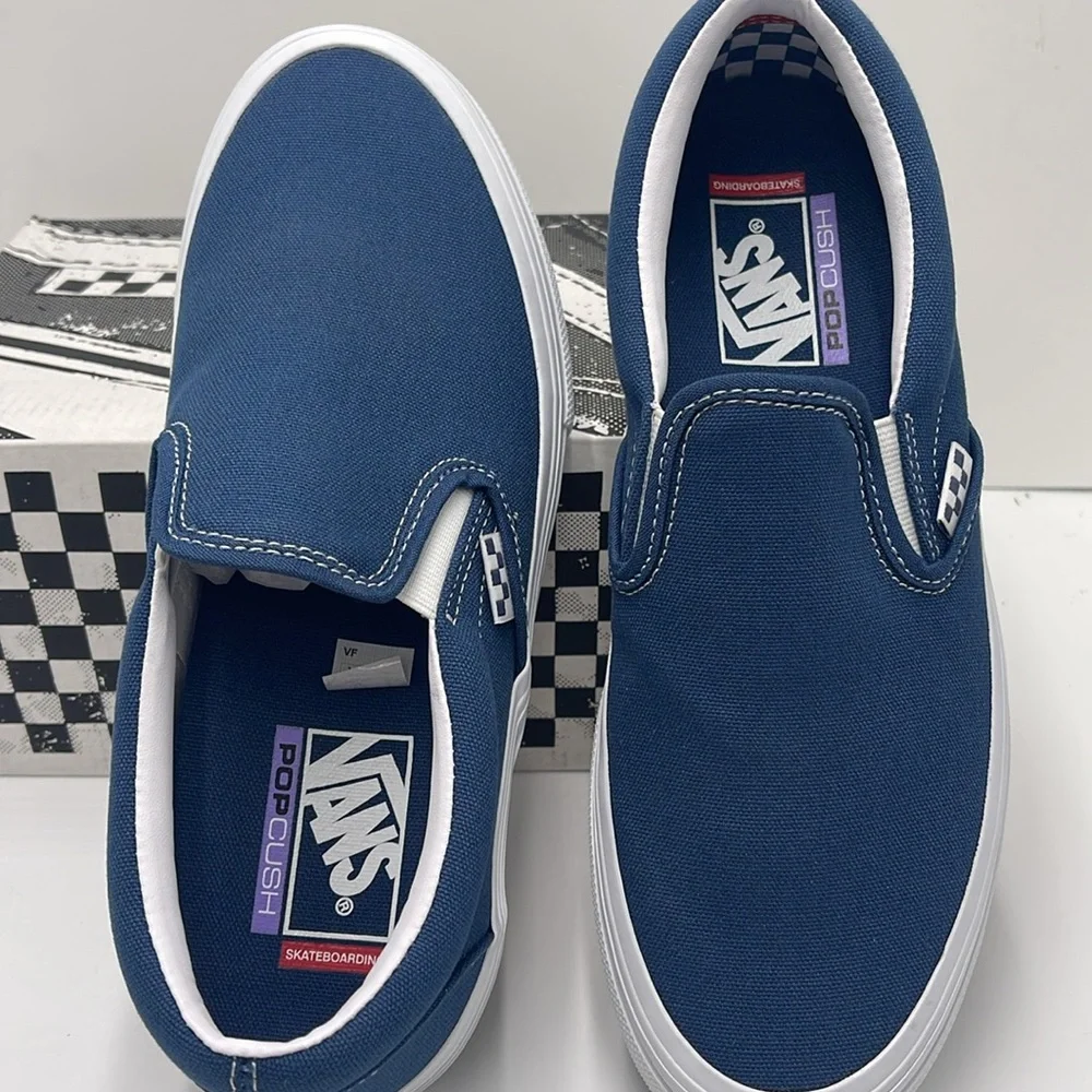 Vans WMNS Skate Slip-On Wrapped Dark Denim
VN0A5FCADDN
Sneakers - Picture 12 of 16